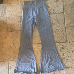 Brandy Melville flare leggings